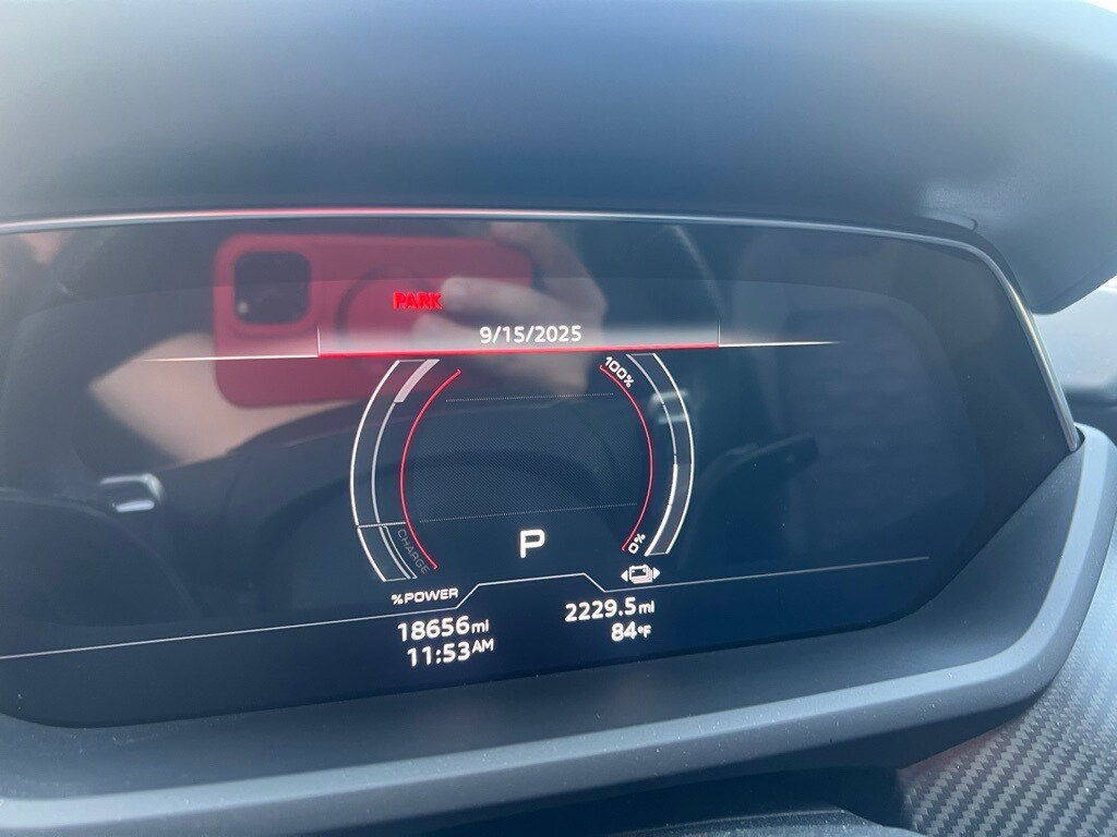 2023 Audi e-tron GT Premium Plus photo 2