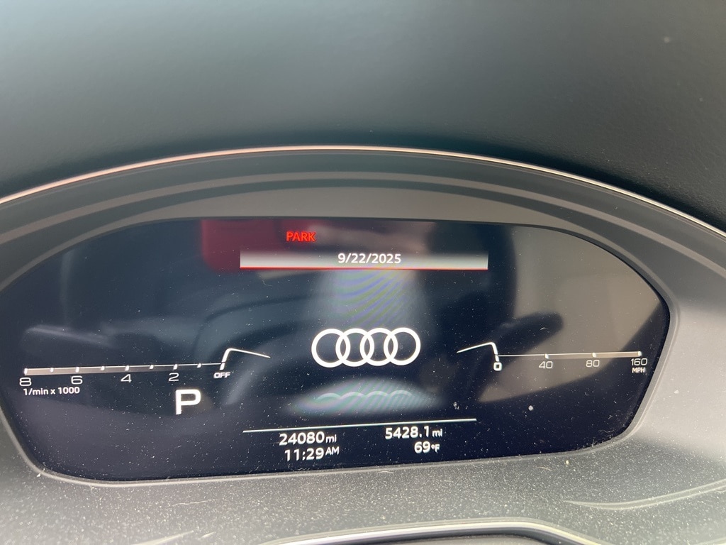 2022 Audi Q5 45 S line Premium photo 2