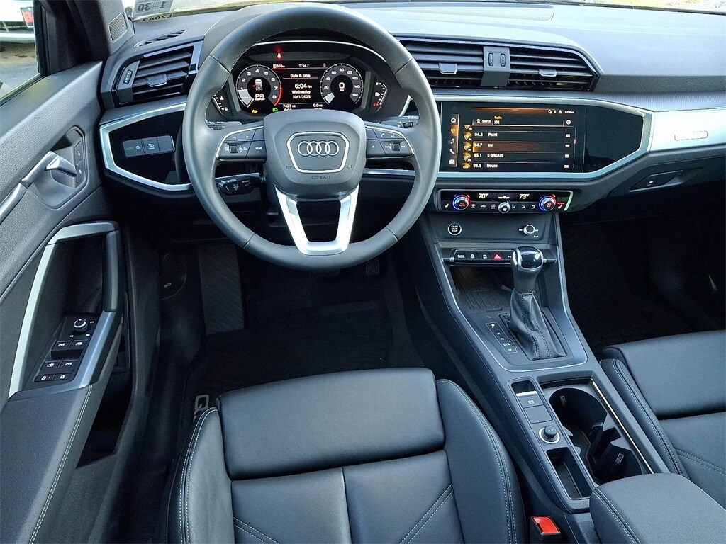 2025 Audi Q3 S line Premium photo 3