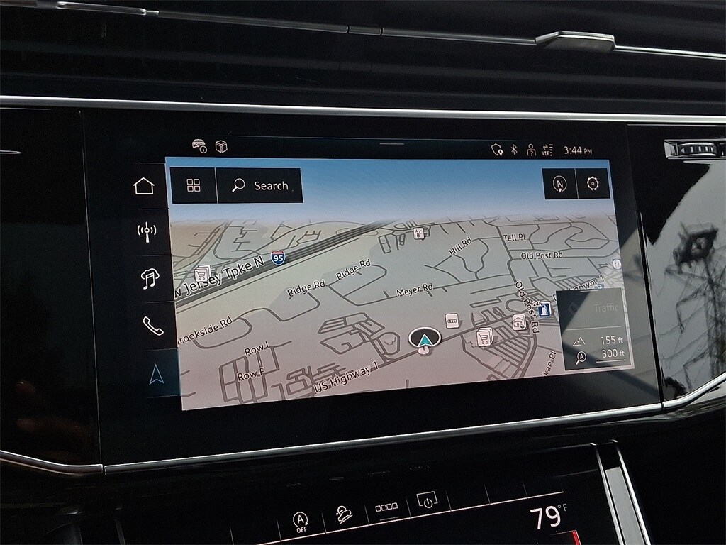 2025 Audi Q8 55 Premium Plus photo 4