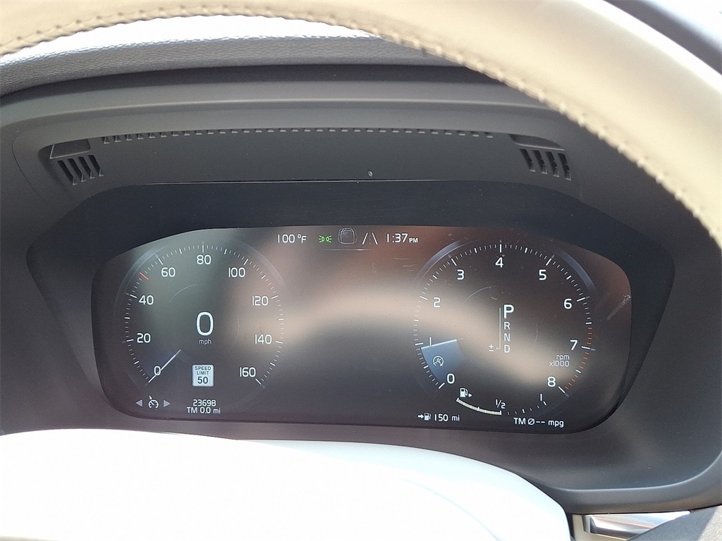 Used 2021 Volvo XC60 Momentum with VIN YV4102RK9M1763569 for sale in Edison, NJ