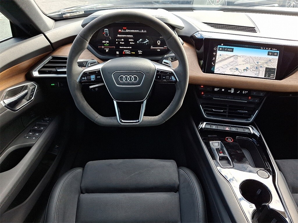 2022 Audi e-tron GT Premium Plus photo 3