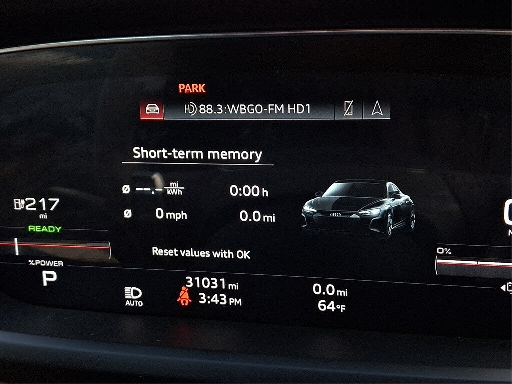 2022 Audi e-tron GT Premium Plus photo 2