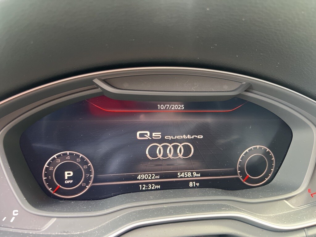 2020 Audi Q5 45 Premium Plus photo 2