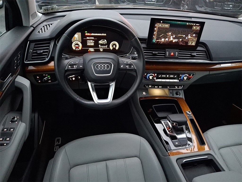 2022 Audi Q5 45 S line Premium Plus photo 3