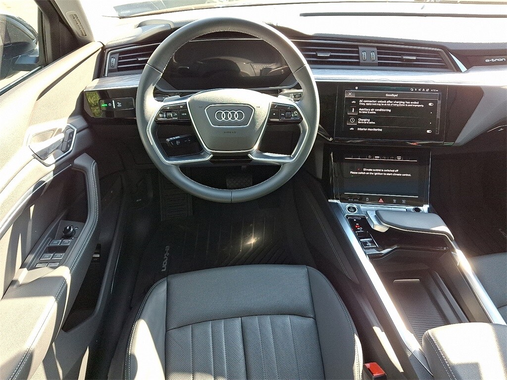2023 Audi e-tron Premium Plus photo 3