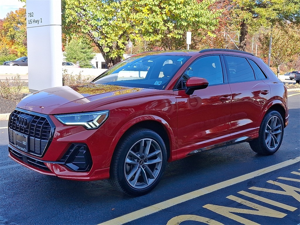2025 Audi Q3 S line Premium photo 3