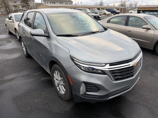 2024 Chevrolet Equinox LT photo 2