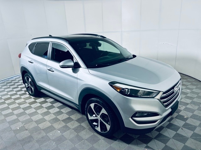 Used 2017 Hyundai Tucson Limited with VIN KM8J3CA2XHU331438 for sale in Adrian, MI