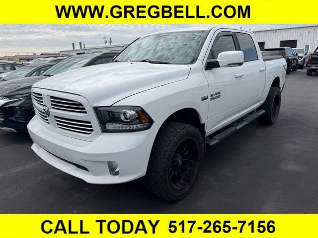 2016 RAM 1500 Sport 4x4 Crew Cab 5'7's photo