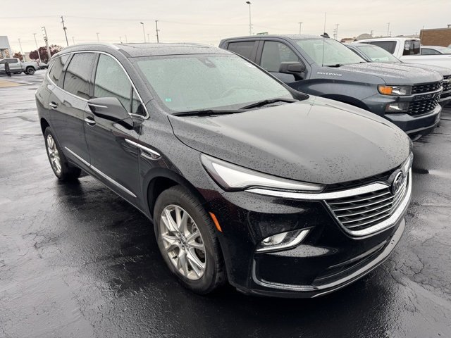 2024 Buick Enclave Essence photo 2