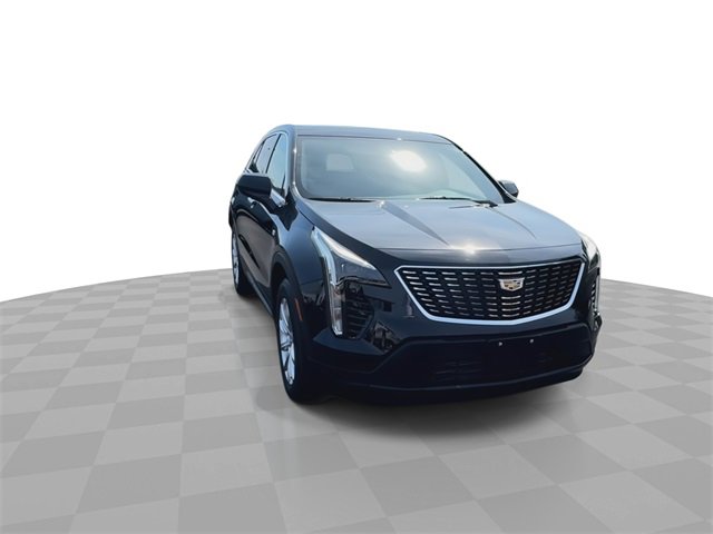 2023 Cadillac XT4 Luxury photo 2