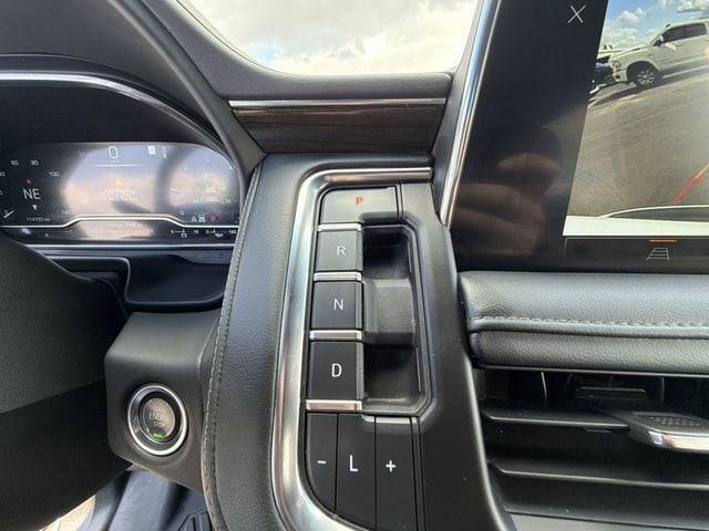 2022 GMC Yukon XL SLE - Photo 16