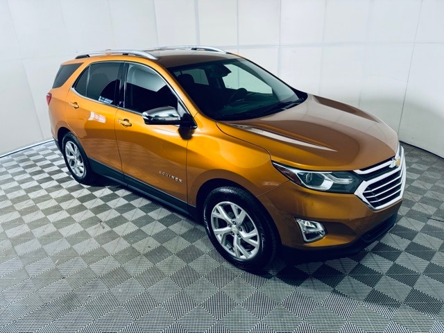 Used 2018 Chevrolet Equinox Premier with VIN 2GNAXMEV2J6135900 for sale in Adrian, MI