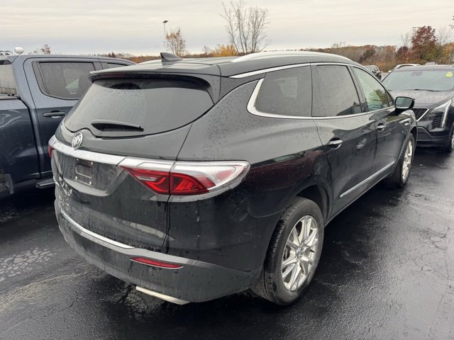 2024 Buick Enclave Essence photo 3
