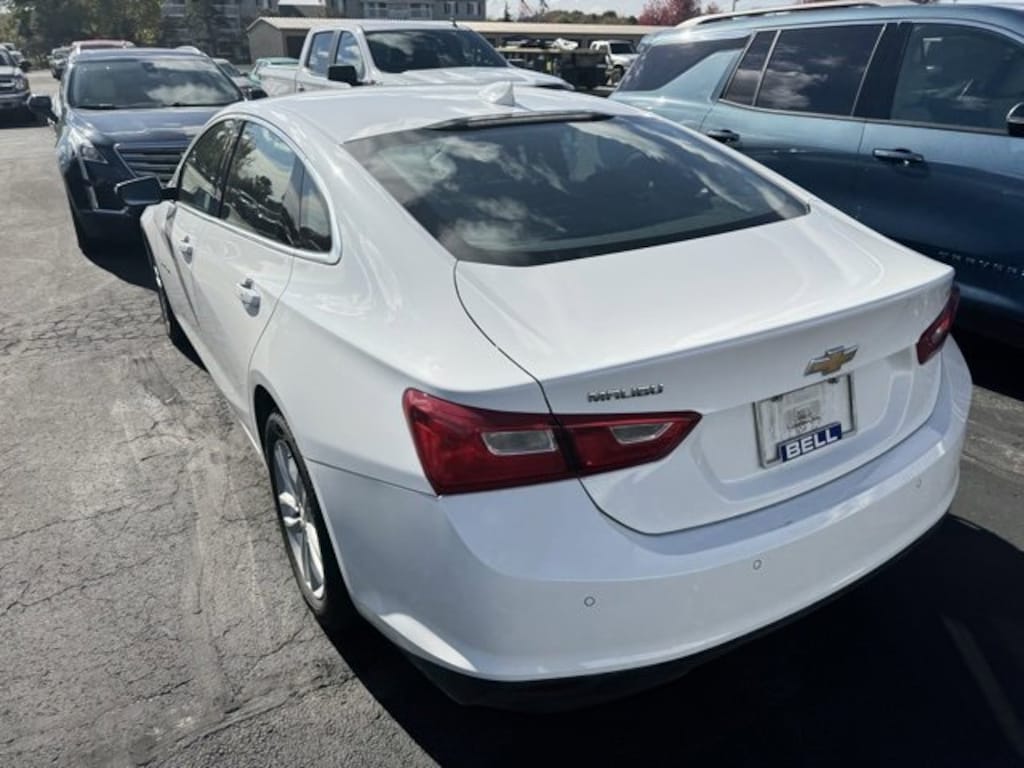 Used 2017 Chevrolet Malibu LT Car