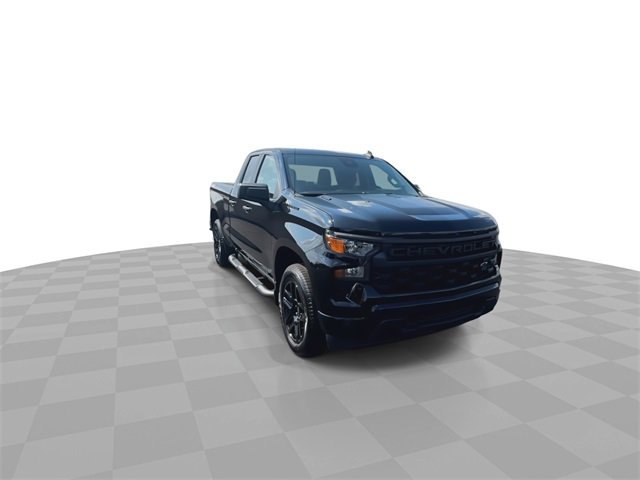 2024 Chevrolet Silverado 1500 Custom photo 2