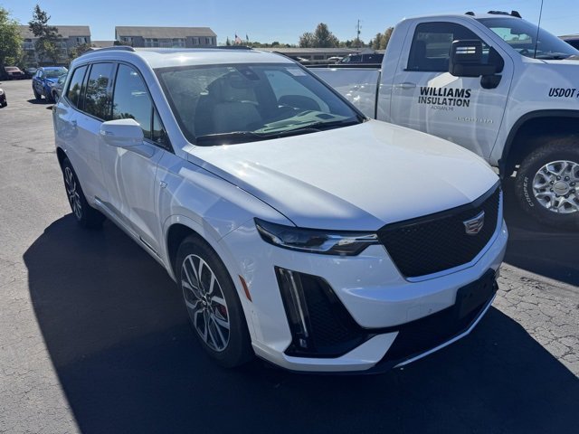 2024 Cadillac XT6 Sport photo 2