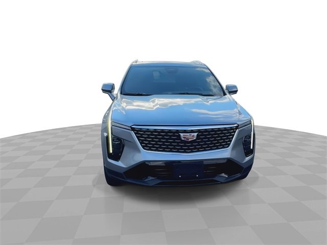 2025 Cadillac XT4 Premium Luxury photo 3