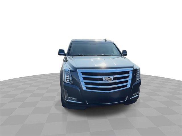 2019 Cadillac Escalade Luxury photo 2