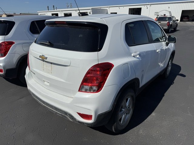 2022 Chevrolet Trax LS photo 3