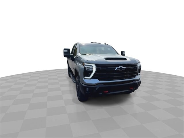 2025 Chevrolet Silverado 2500HD LT photo 3