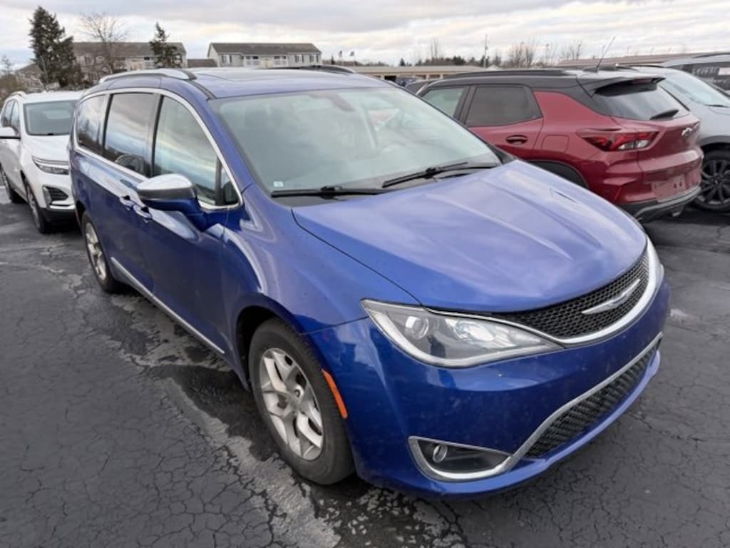 Used 2019 Chrysler Pacifica Limited Minivan