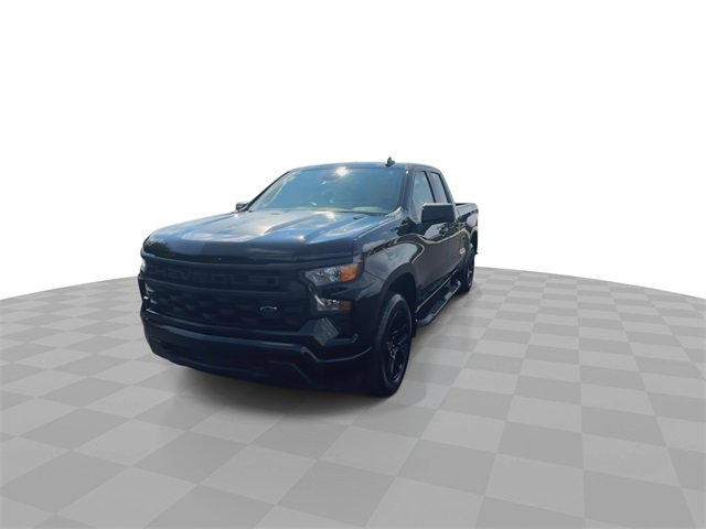 2024 Chevrolet Silverado 1500 Custom photo 3