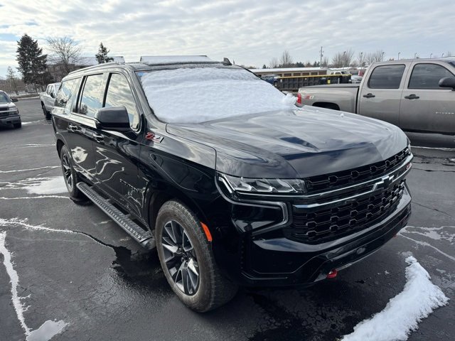 2022 Chevrolet Suburban Z71 photo 2