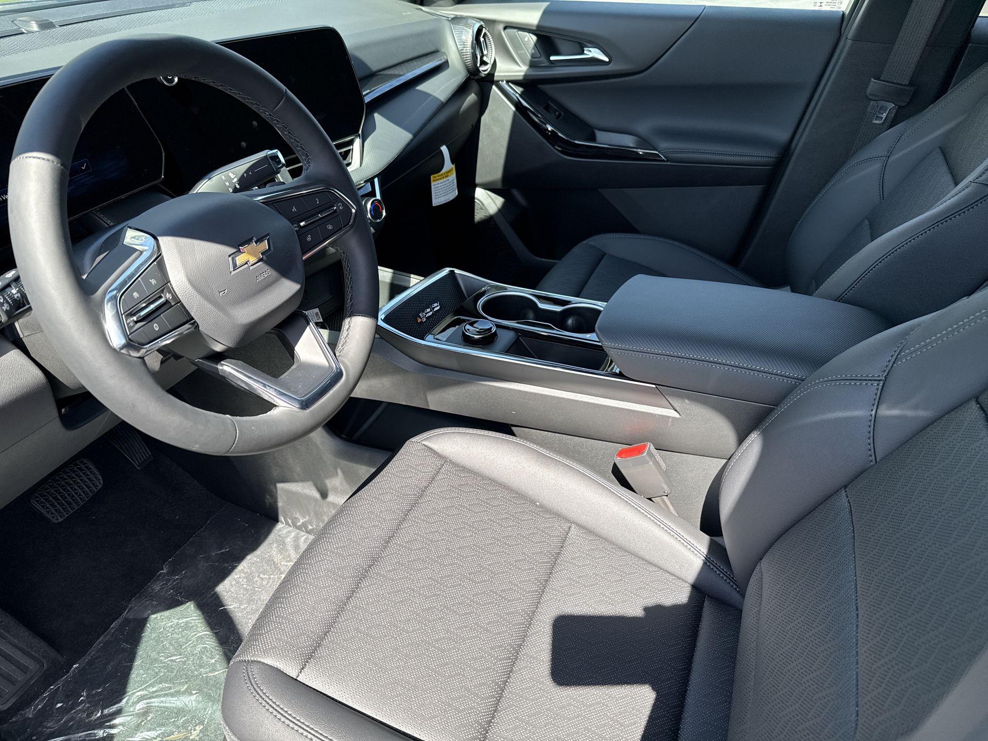 2026 Chevrolet Equinox LT - Photo 11