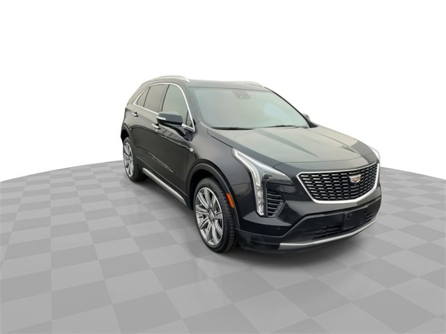 2022 Cadillac XT4 Premium Luxury photo 2