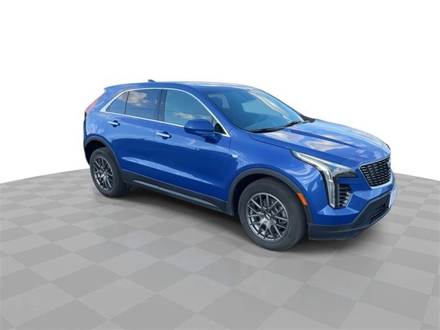 Used 2021 Cadillac XT4 Luxury with VIN 1GYAZAR48MF053466 for sale in Adrian, MI