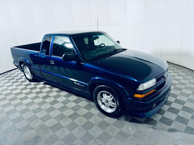 Used 2000 Chevrolet S-10 LS with VIN 1GCCS19W0Y8187063 for sale in Adrian, MI