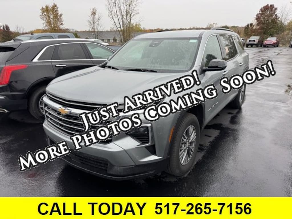 Used 2025 Chevrolet Traverse LT SUV