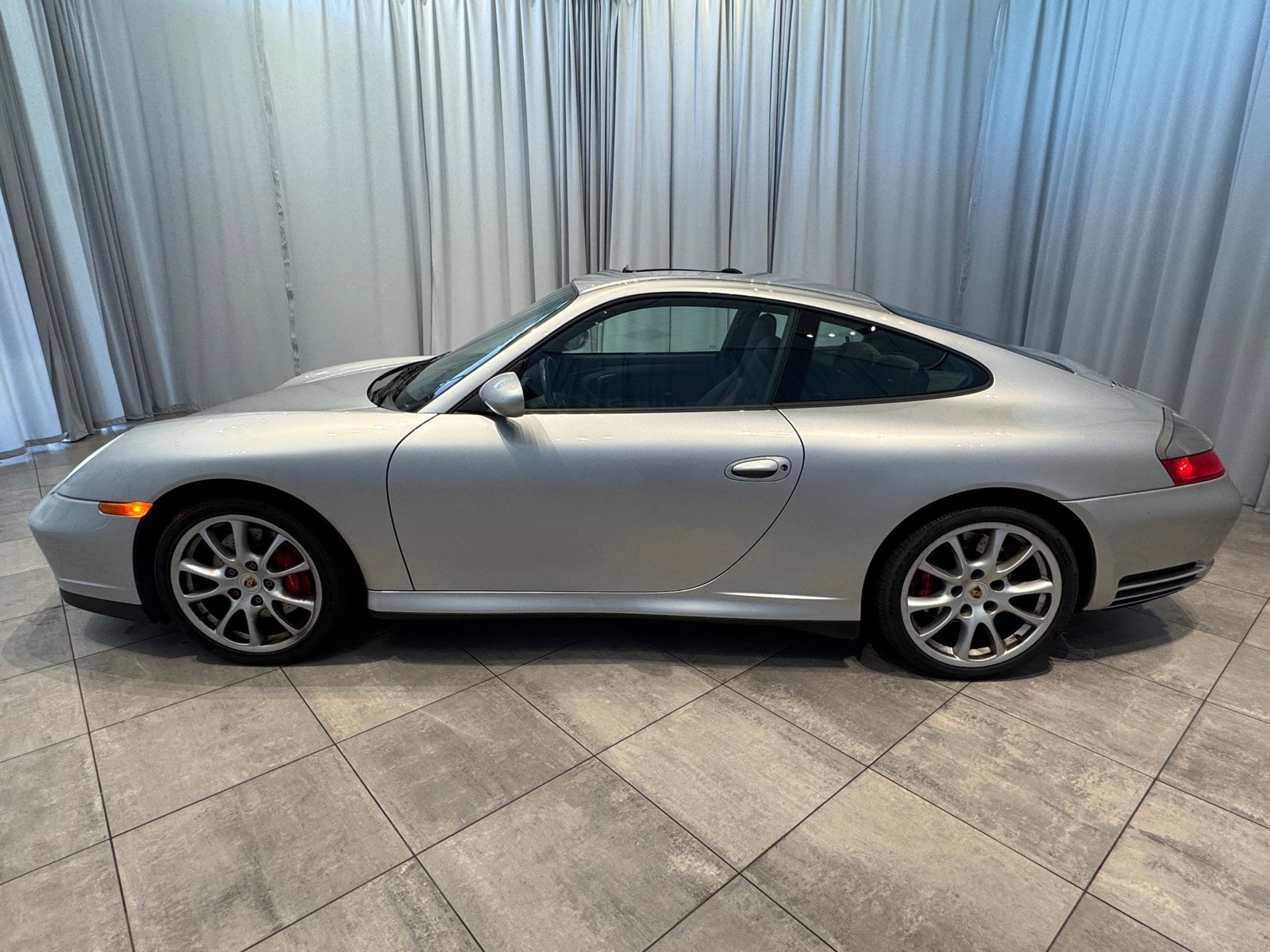 2004 Porsche 911 4S photo 2