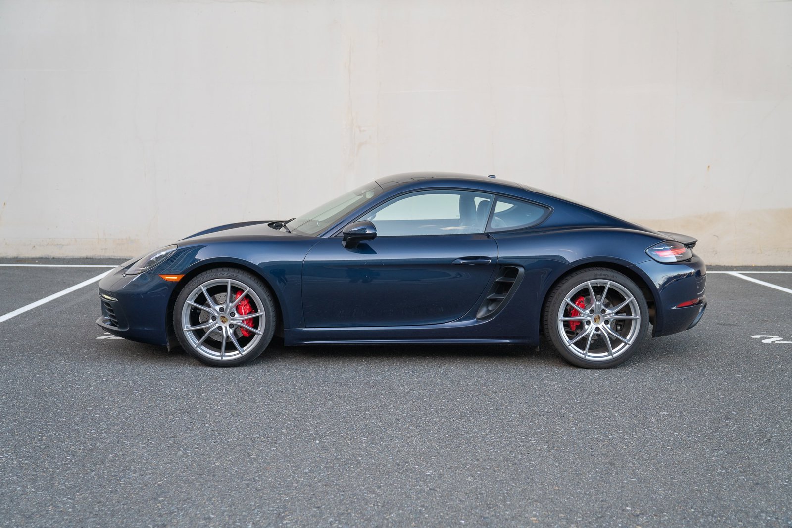 2019 Porsche Cayman S photo 2