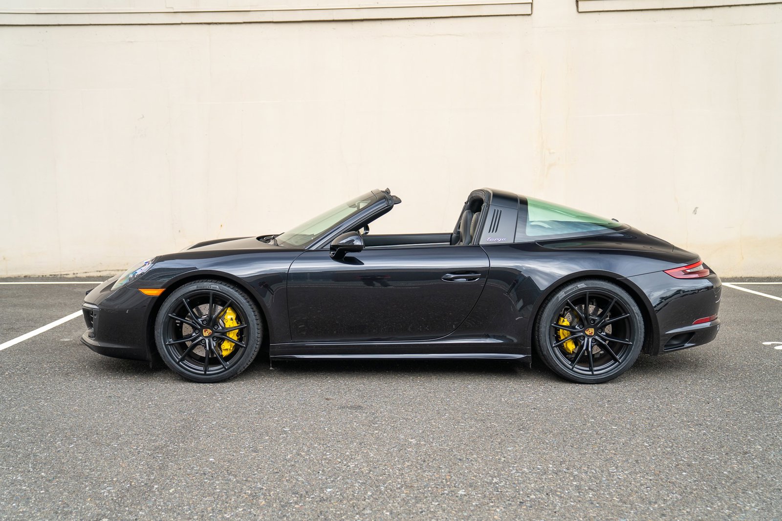 2018 Porsche 911 Targa 4S photo 2