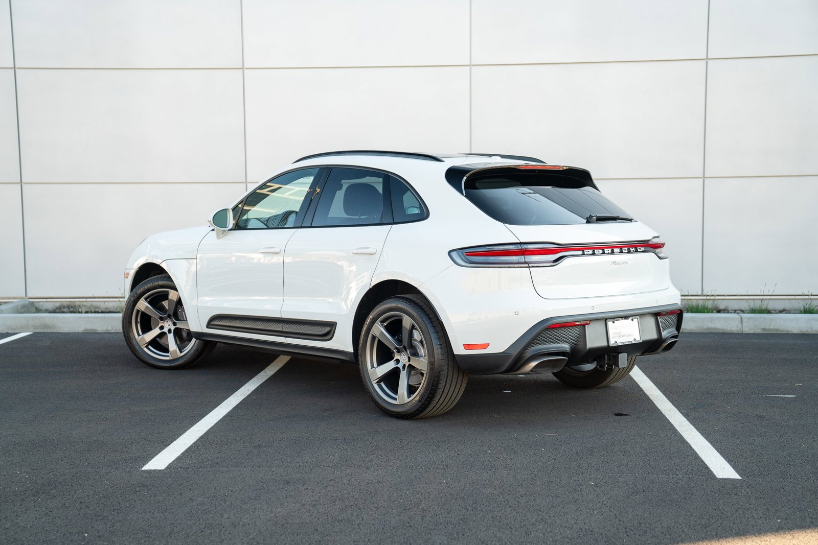 2025 Porsche Macan T photo 3