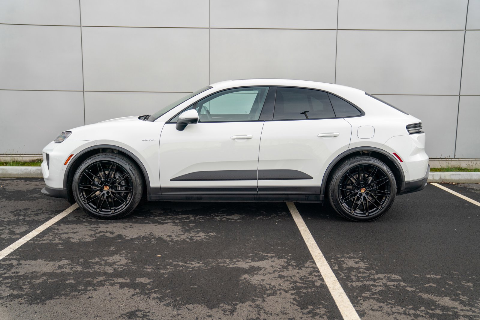 Certified 2025 Porsche Macan Base with VIN WP1AD2XA7SL077433 for sale in Bellevue, WA
