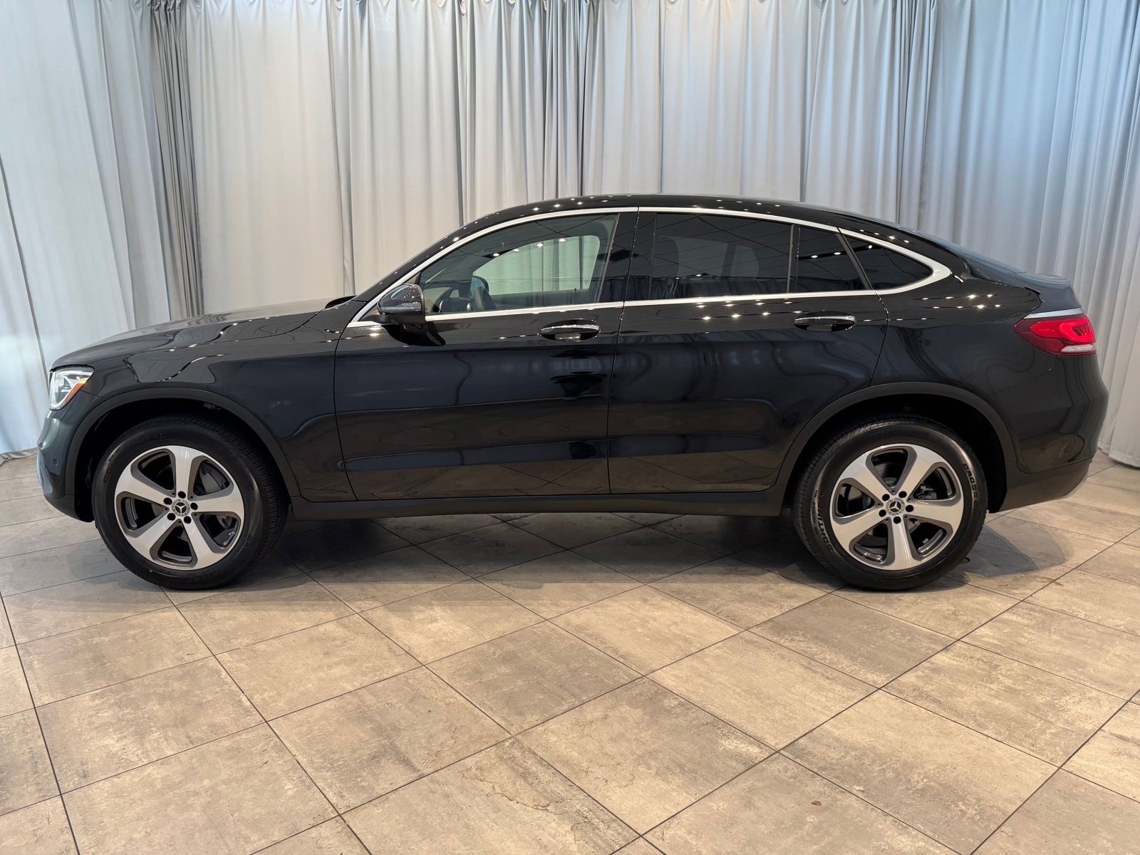 Used 2021 Mercedes-Benz GLC Coupe GLC300 with VIN W1N0J8EB7MF939437 for sale in Bellevue, WA