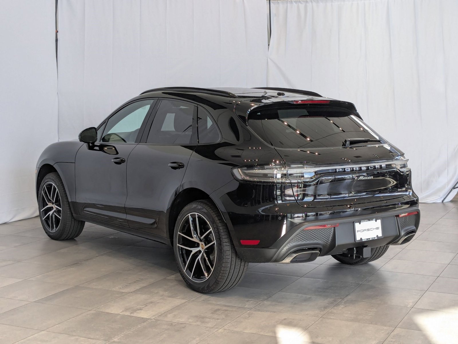 2025 Porsche Macan S photo 3