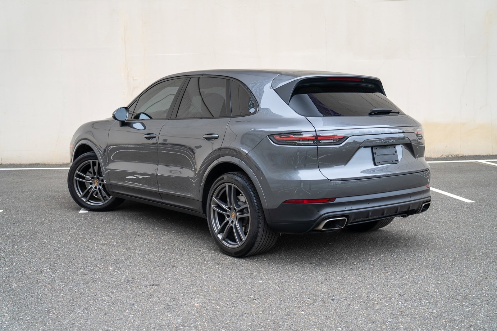 2023 Porsche Cayenne Platinum Edition photo 3