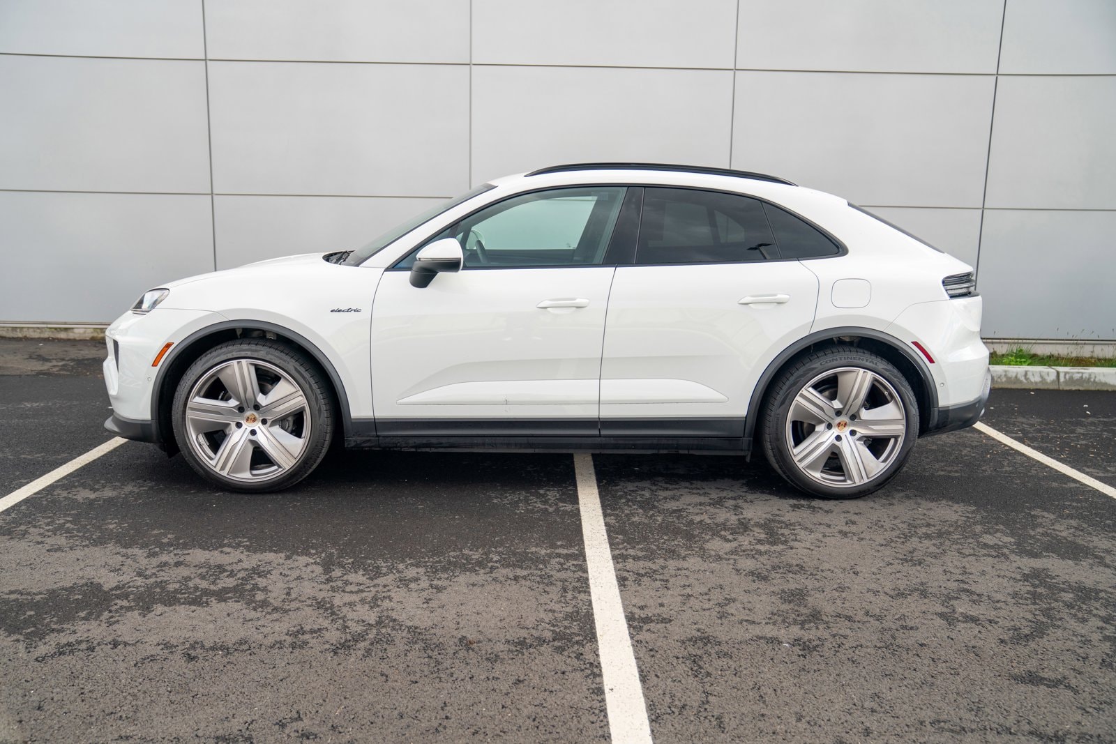 Certified 2025 Porsche Macan Base with VIN WP1AD2XA4SL076594 for sale in Bellevue, WA