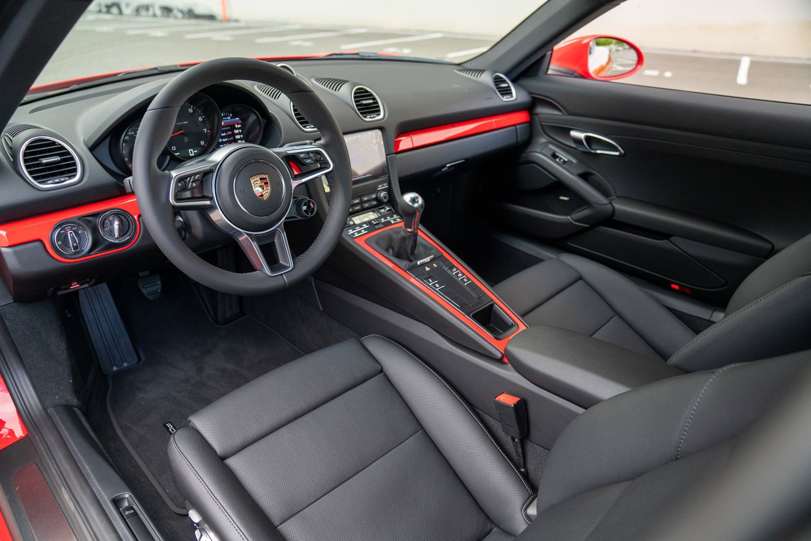 2025 Porsche Cayman photo 4