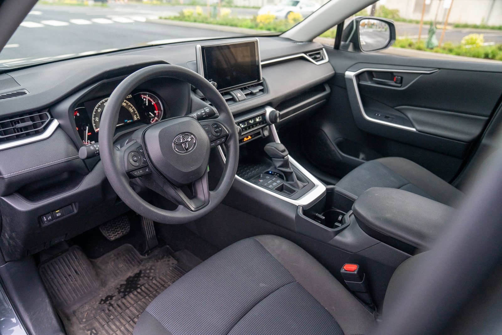 2025 Toyota RAV4 LE photo 3