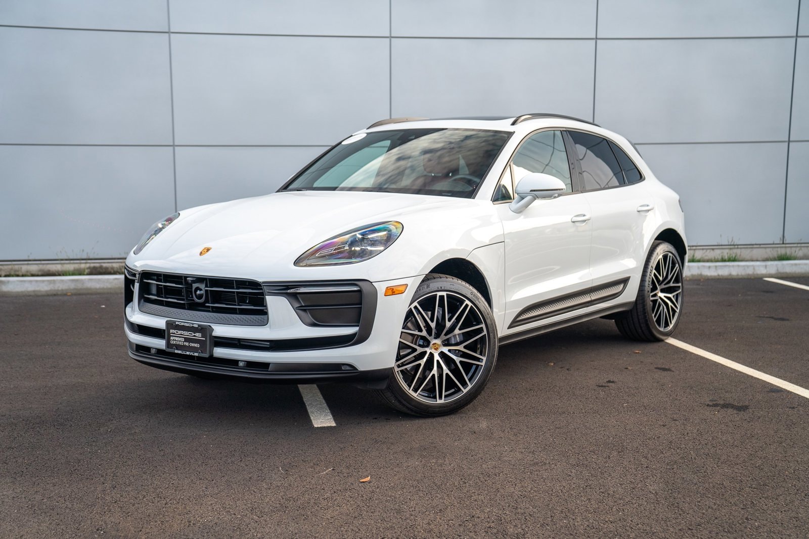 2025 Porsche Macan T's photo