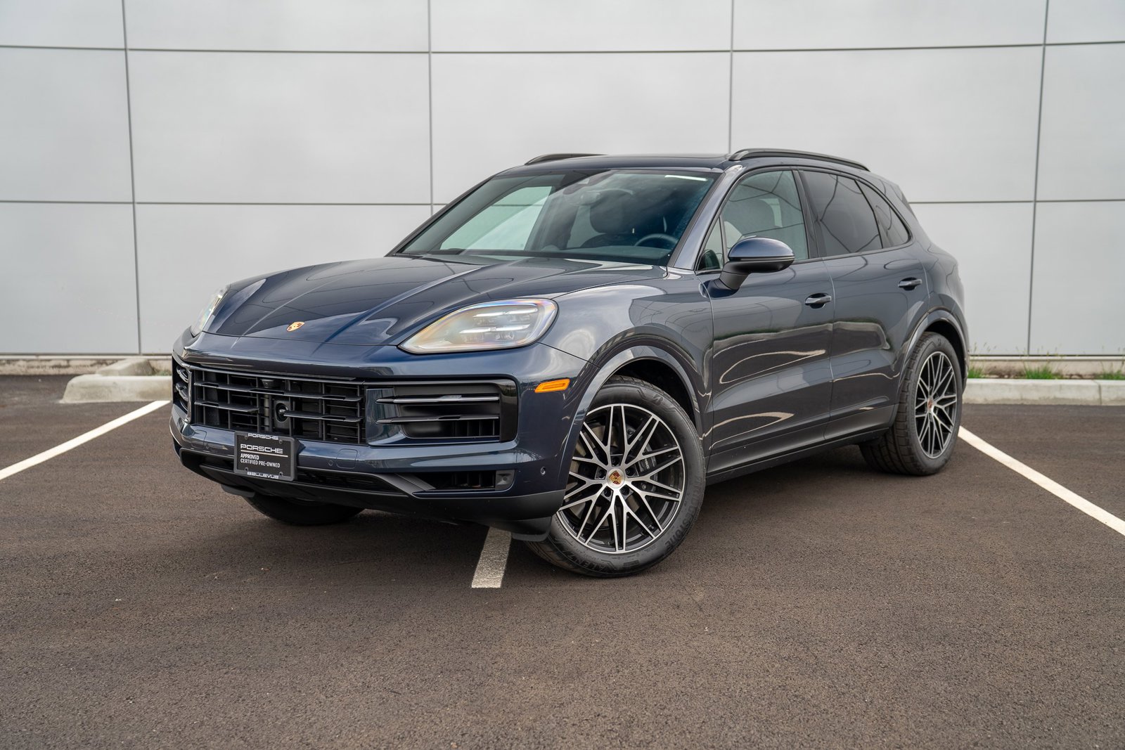 2025 Porsche Cayenne Base's photo