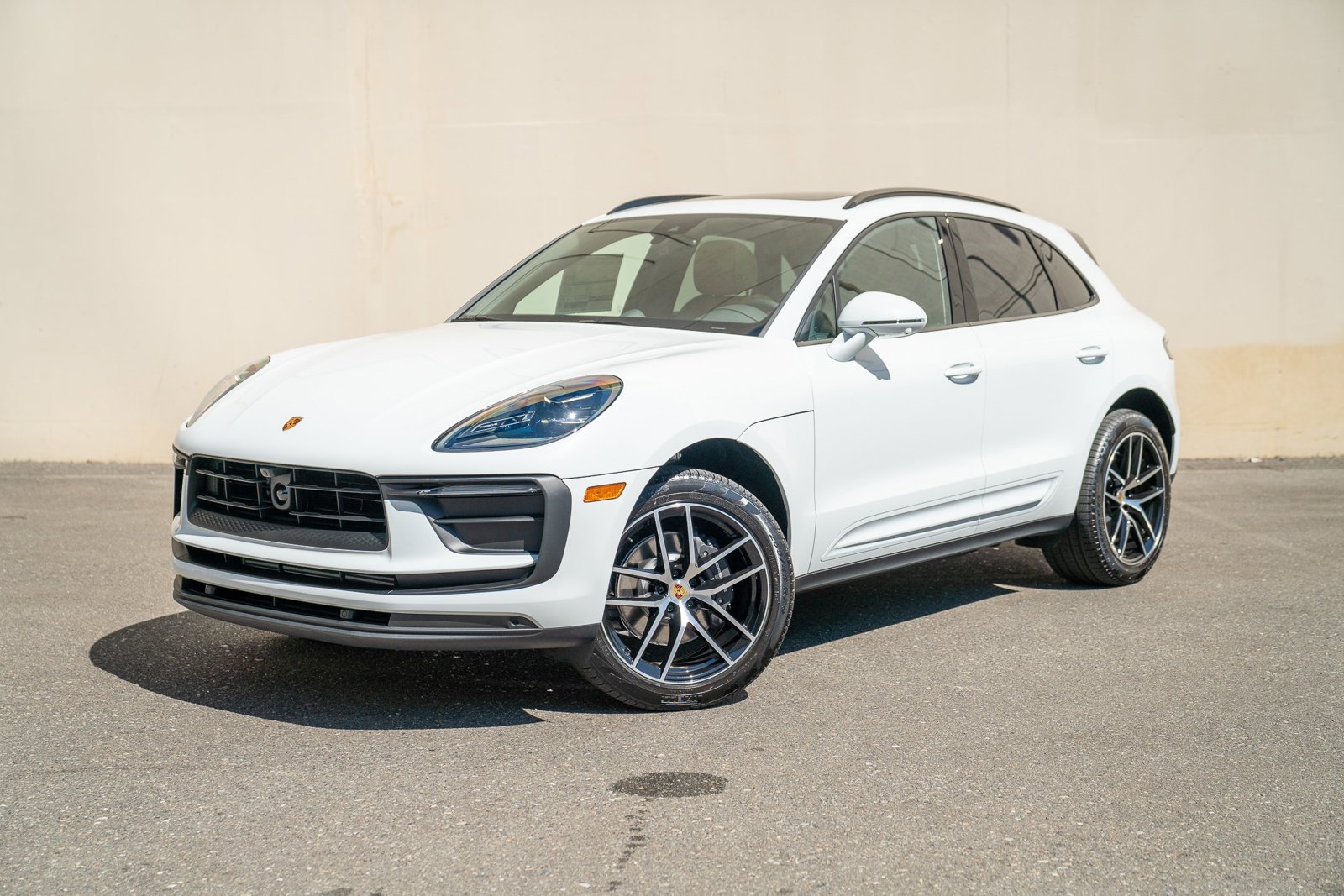 2025 Porsche Macan T's photo