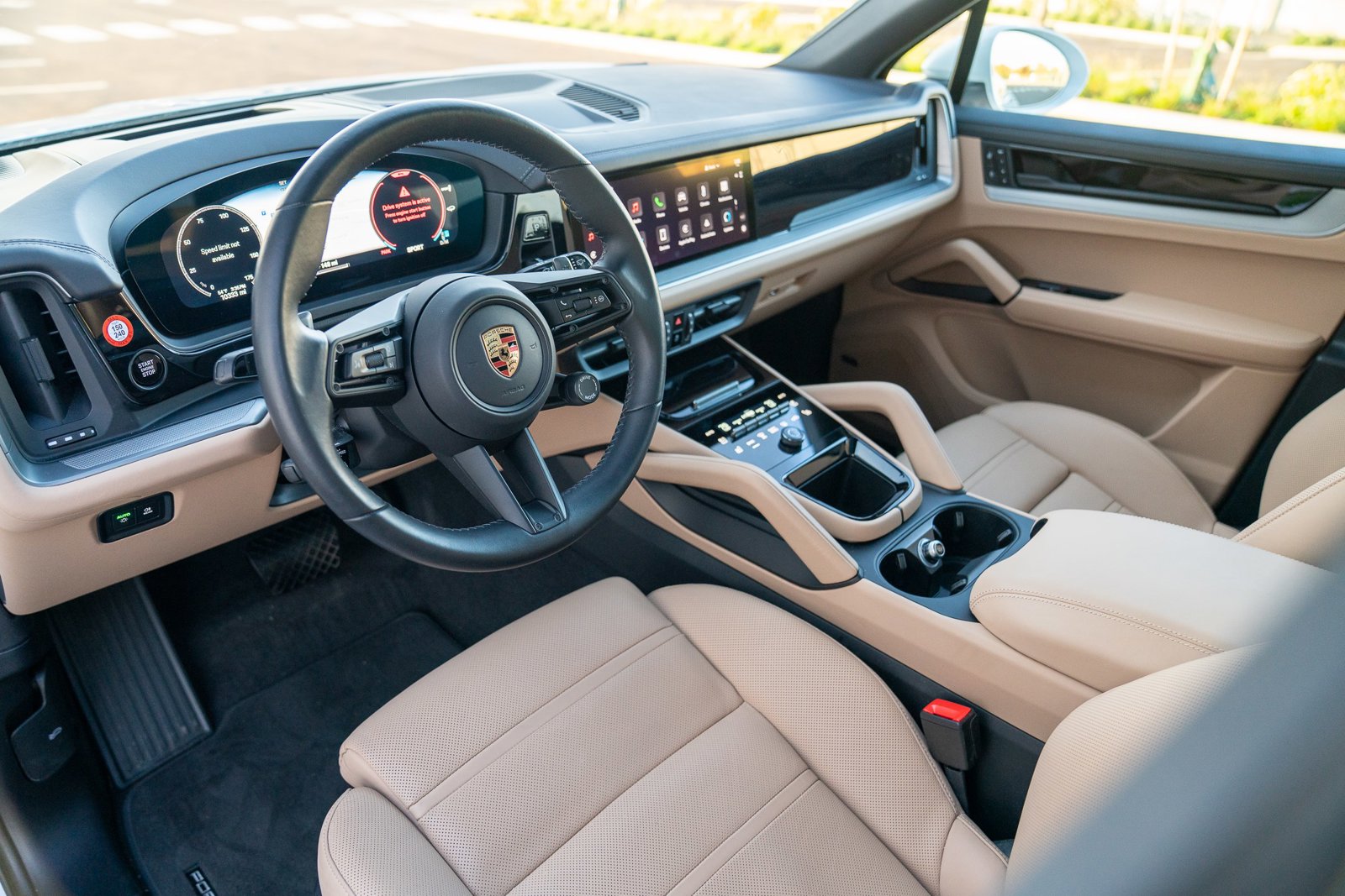 2024 Porsche Cayenne photo 4