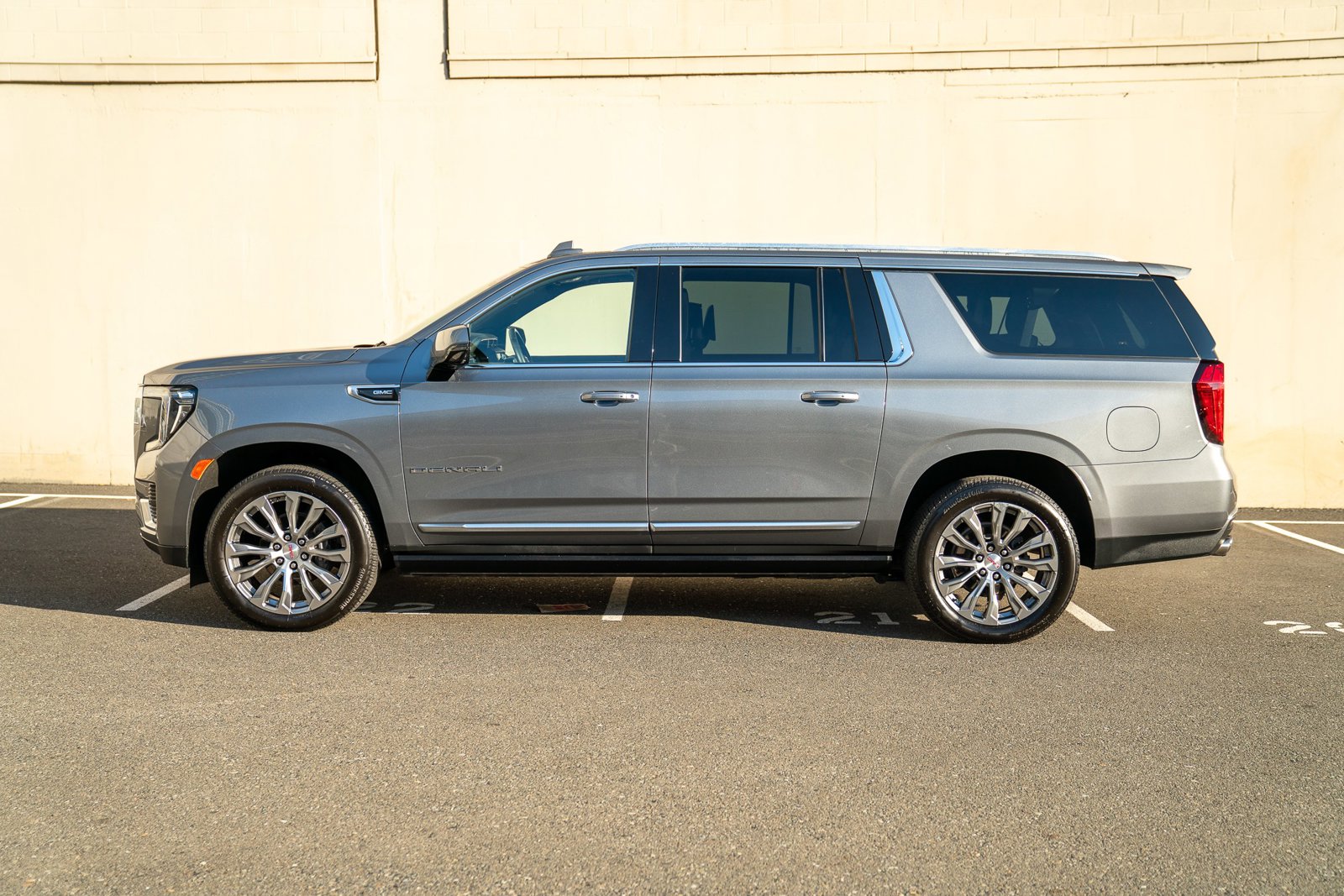 2021 Gmc Yukon XL Denali photo 2